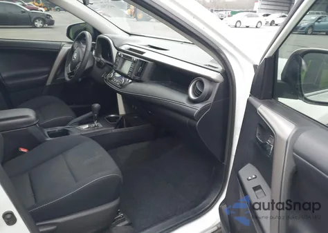 2017 Toyota Rav4 Xle z USA, uszkodzony, nr VIN 2T3WFREV5HW404324